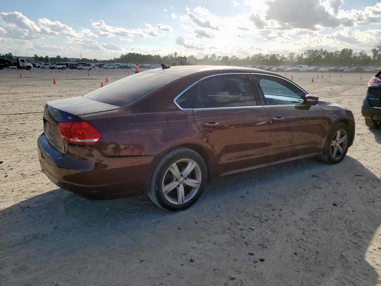 VOLKSWAGEN PASSAT SE