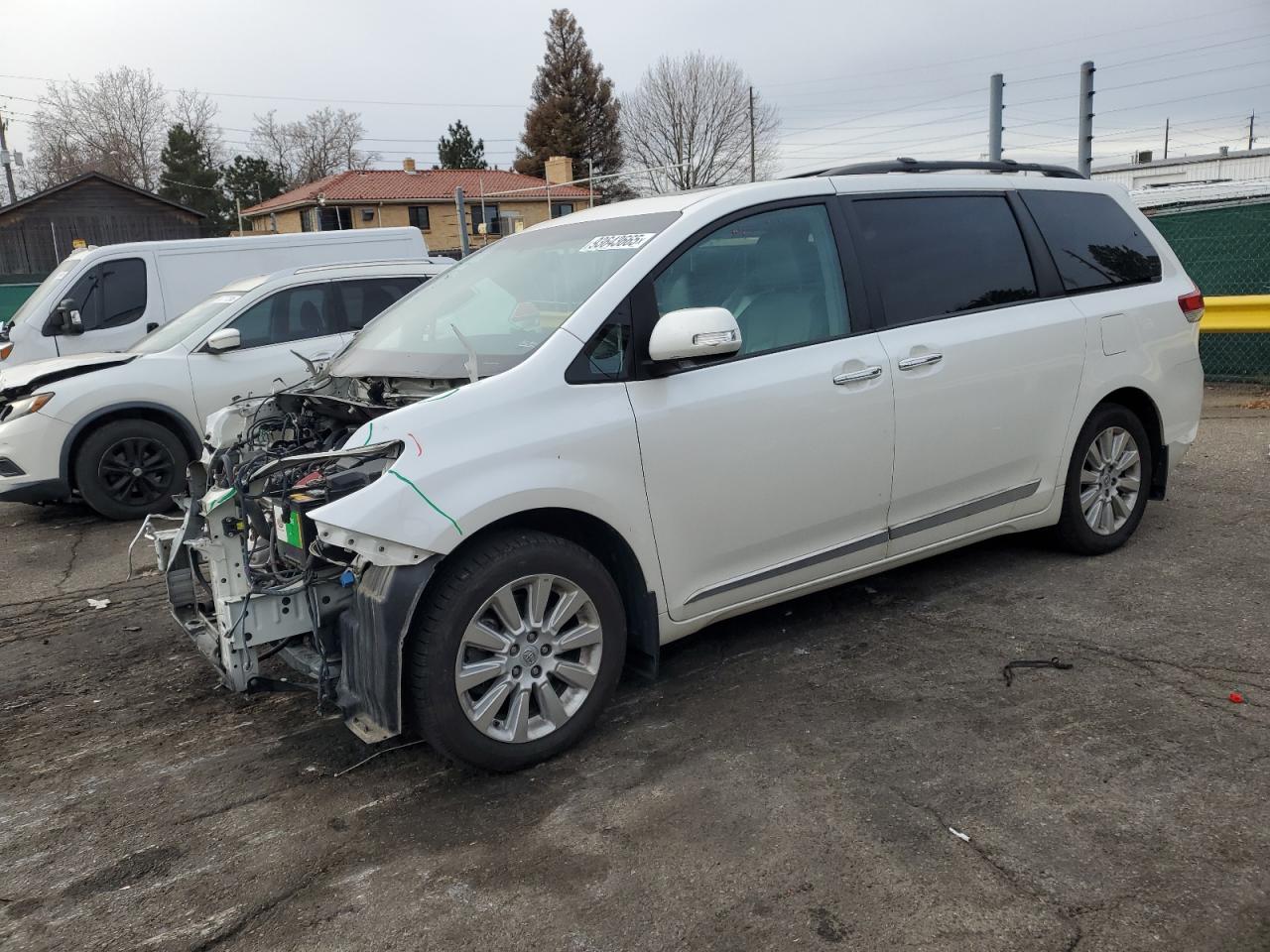 TOYOTA SIENNA XLE