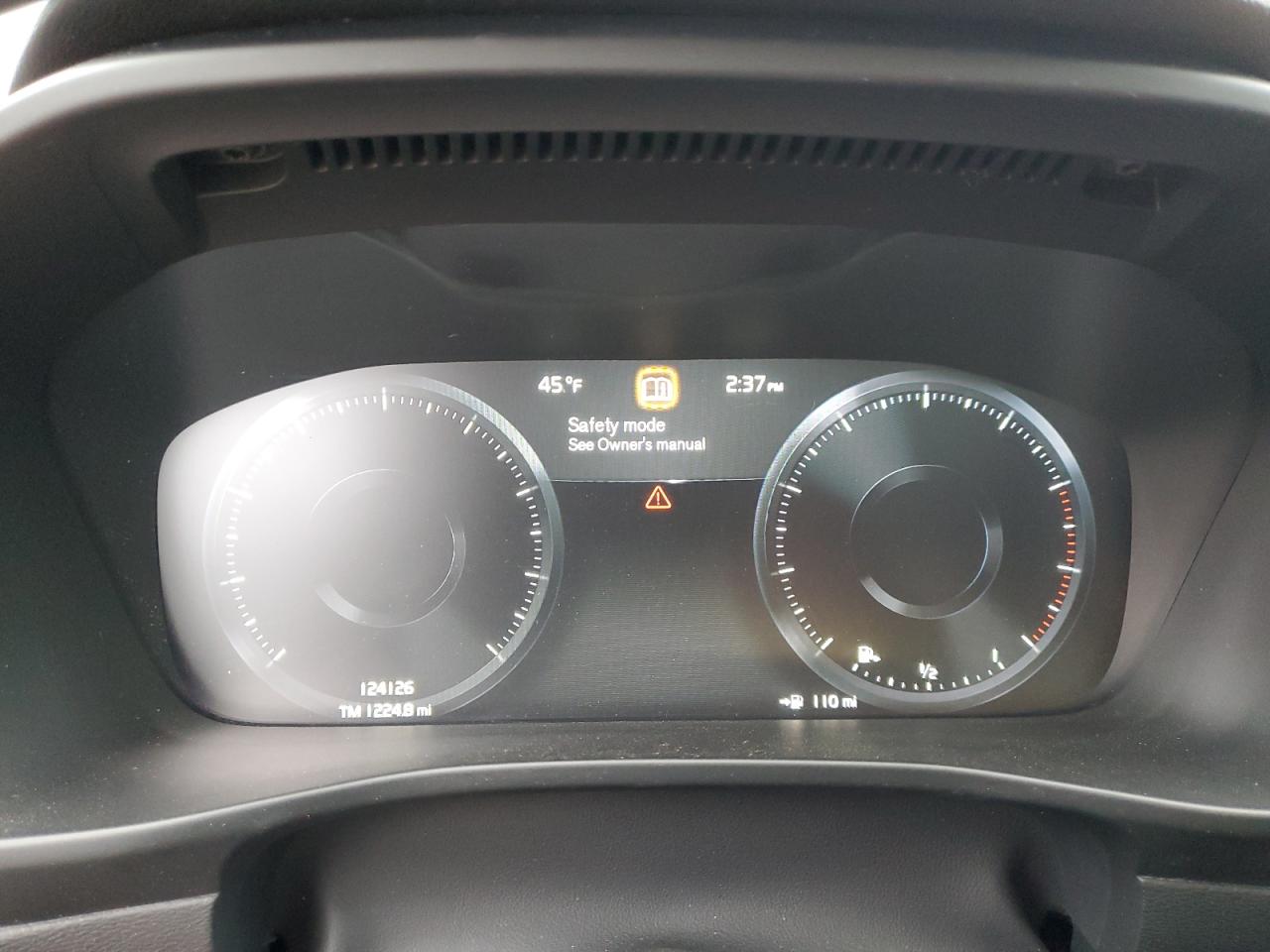 VOLVO XC40 T5 MOMENTUM