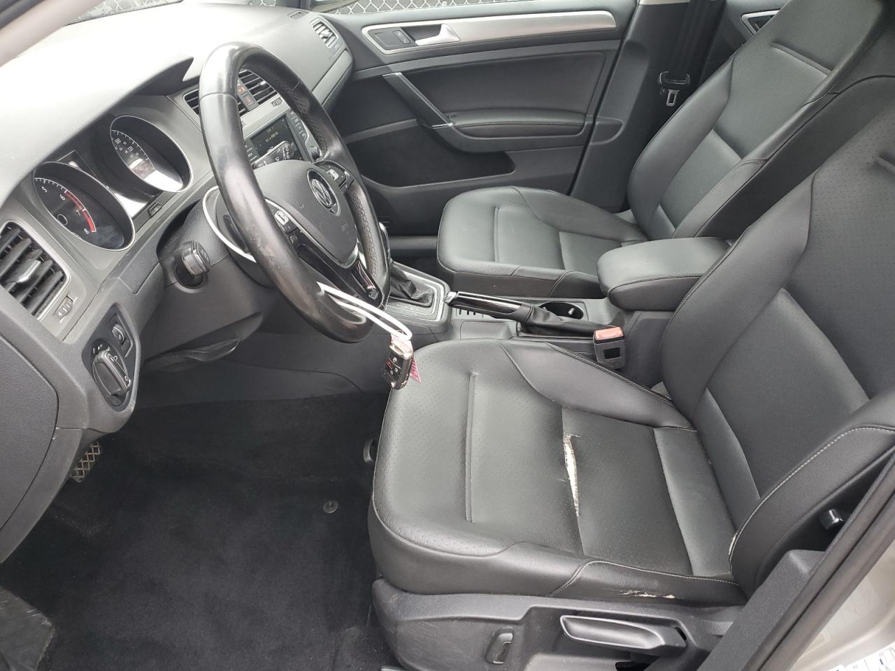 VOLKSWAGEN GOLF SPORTSVAN S