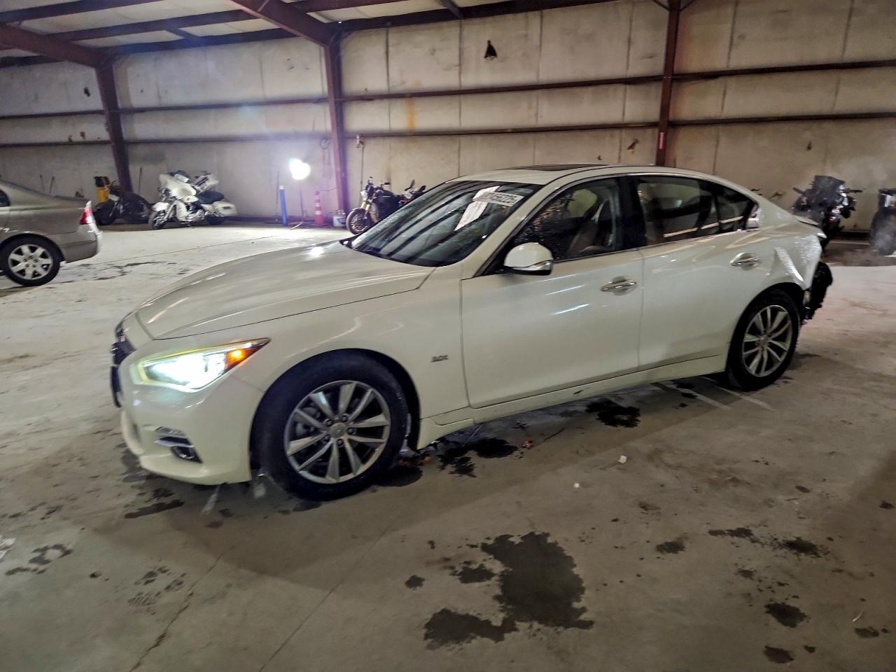 INFINITI Q50 PREMIUM