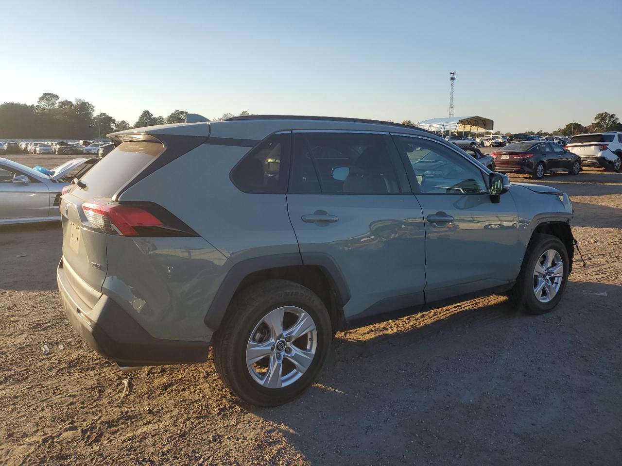 TOYOTA RAV4 XLE
