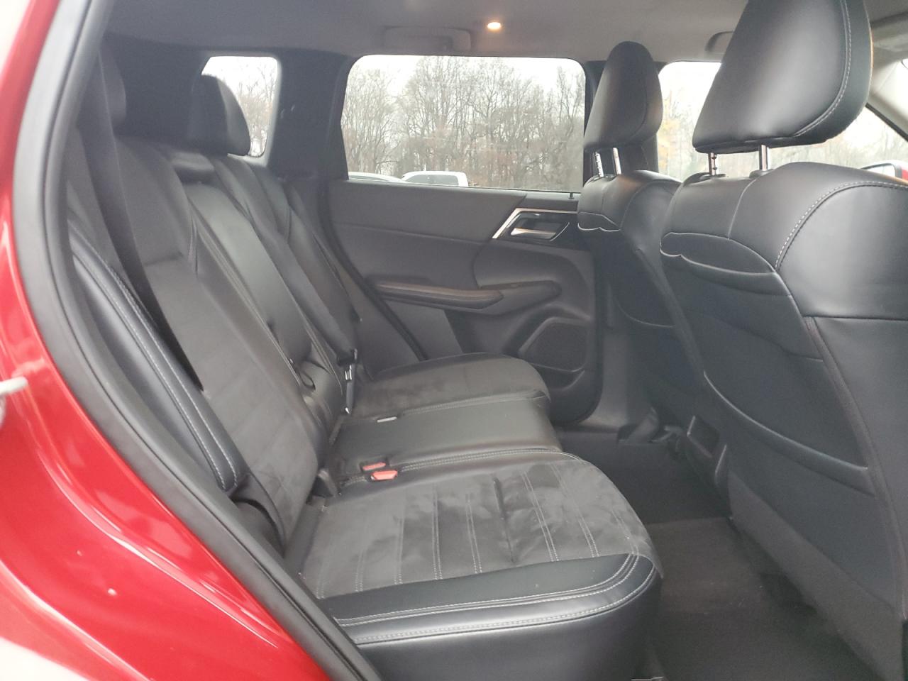 MITSUBISHI OUTLANDER SE