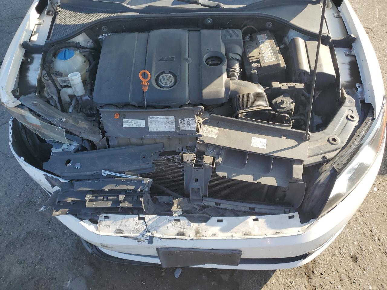 VOLKSWAGEN PASSAT SE