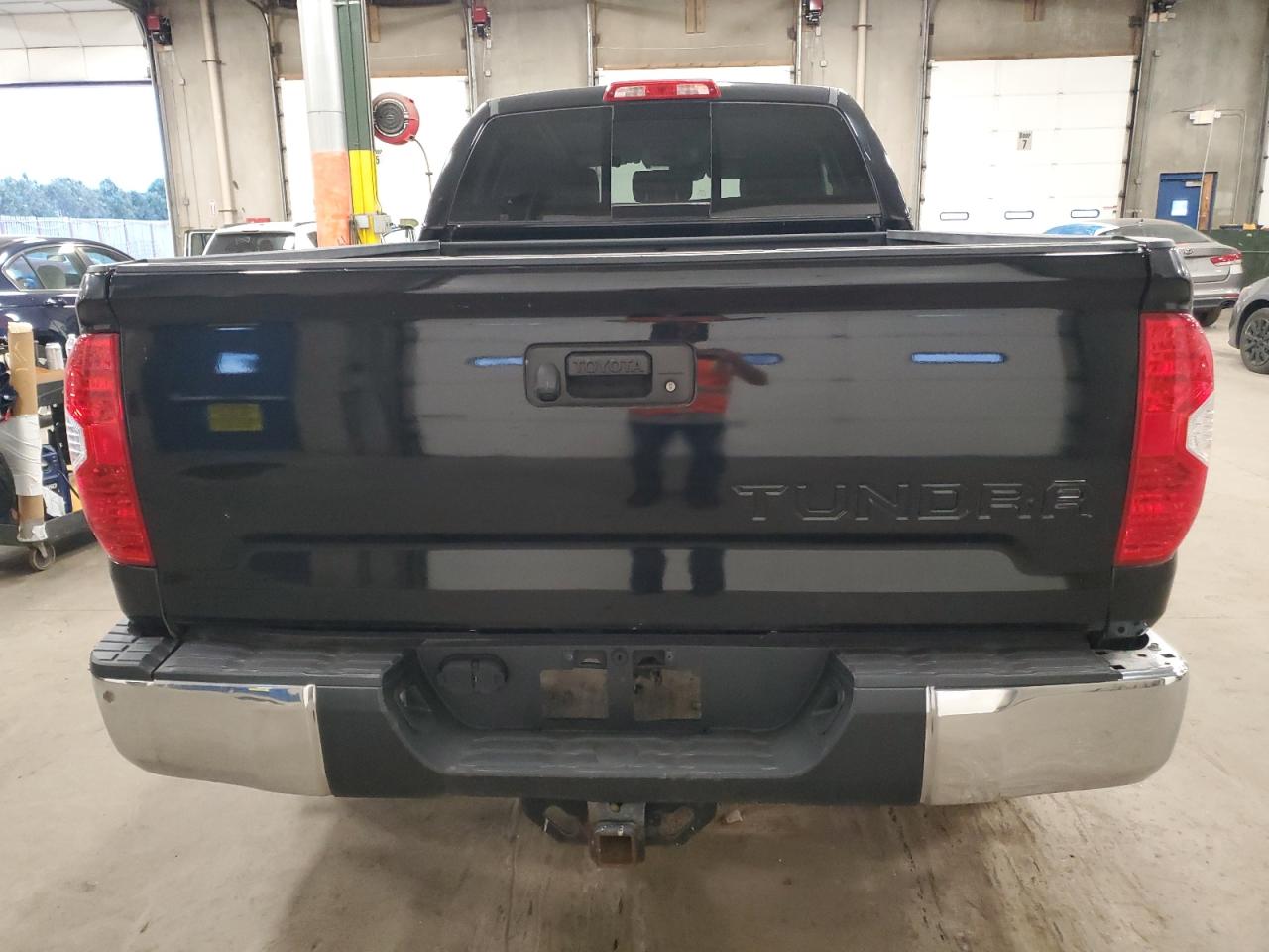 TOYOTA TUNDRA DOUBLE CAB SR