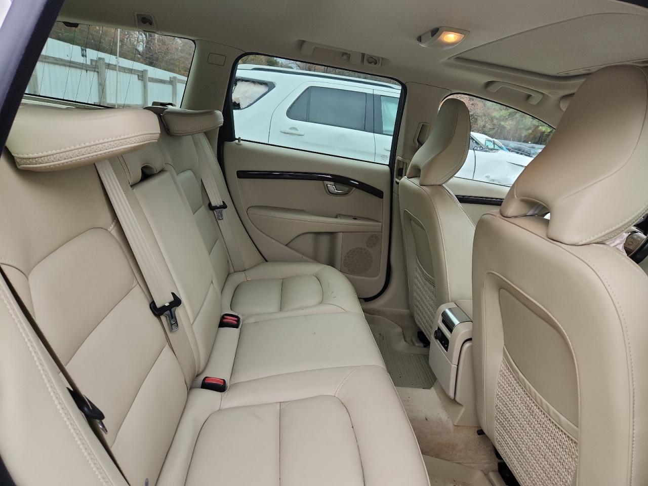 VOLVO XC70 T5 PLATINUM