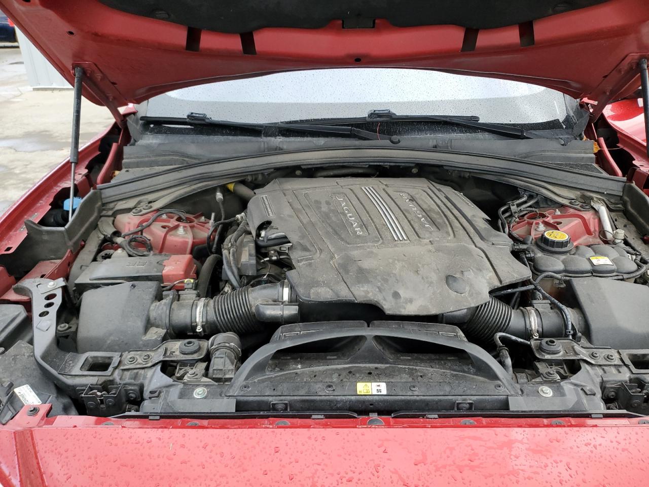 JAGUAR F-PACE R - SPORT