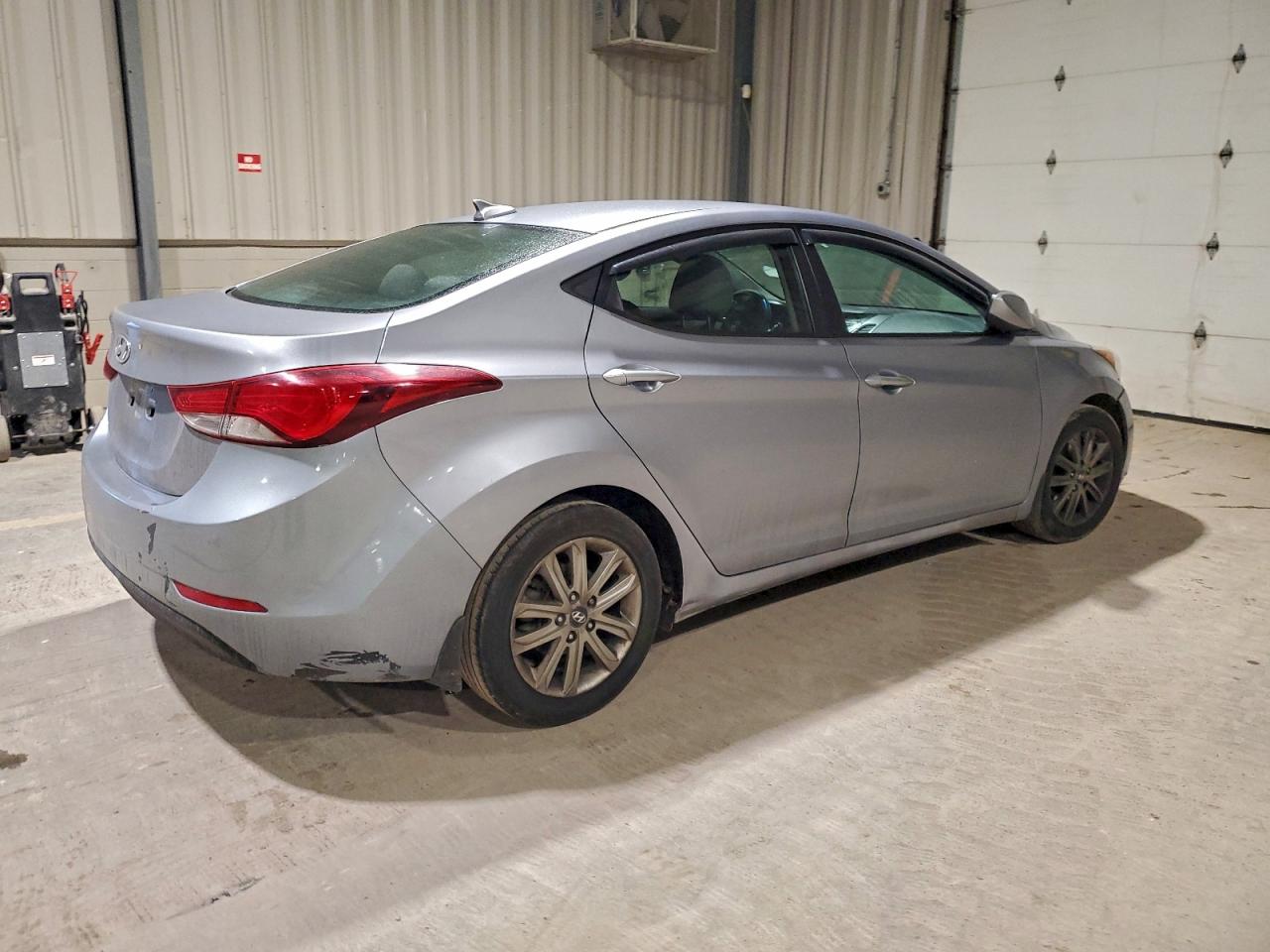 HYUNDAI ELANTRA SE