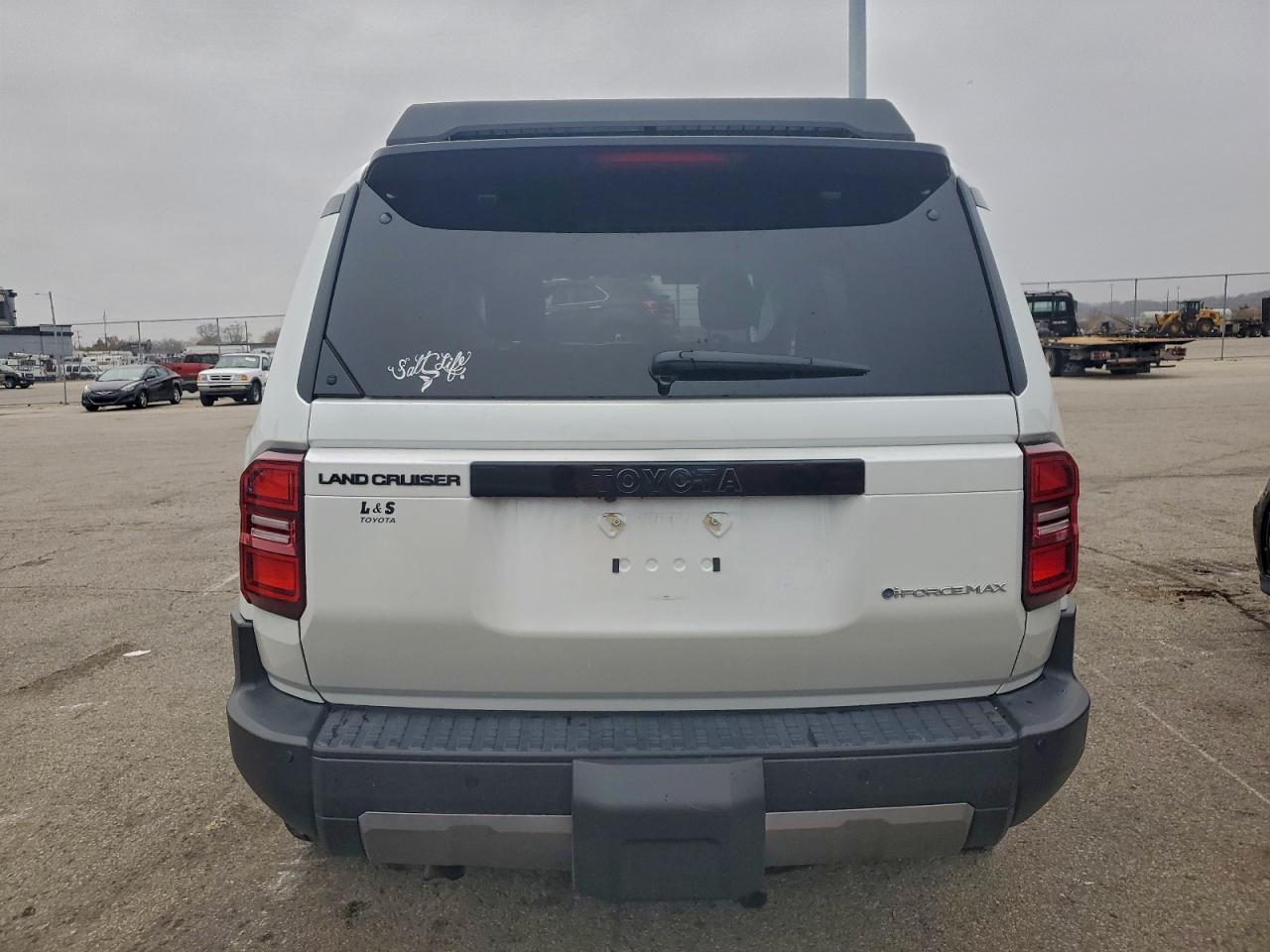 TOYOTA LAND CRUISER BASE