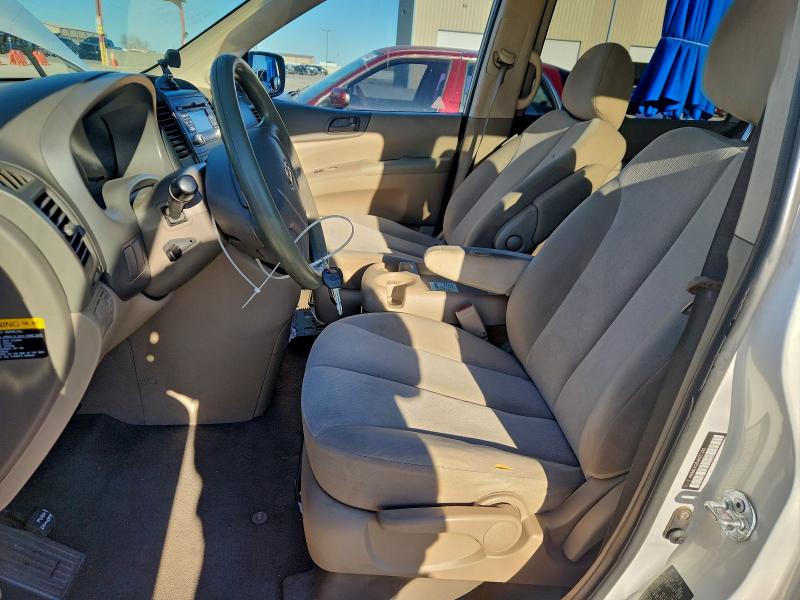 2010 KIA SEDONA LX #3303046673