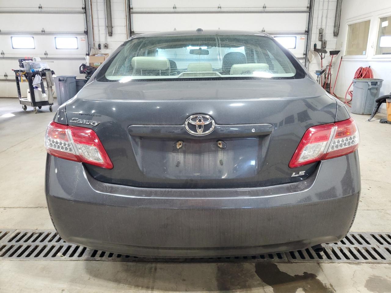 TOYOTA CAMRY BASE