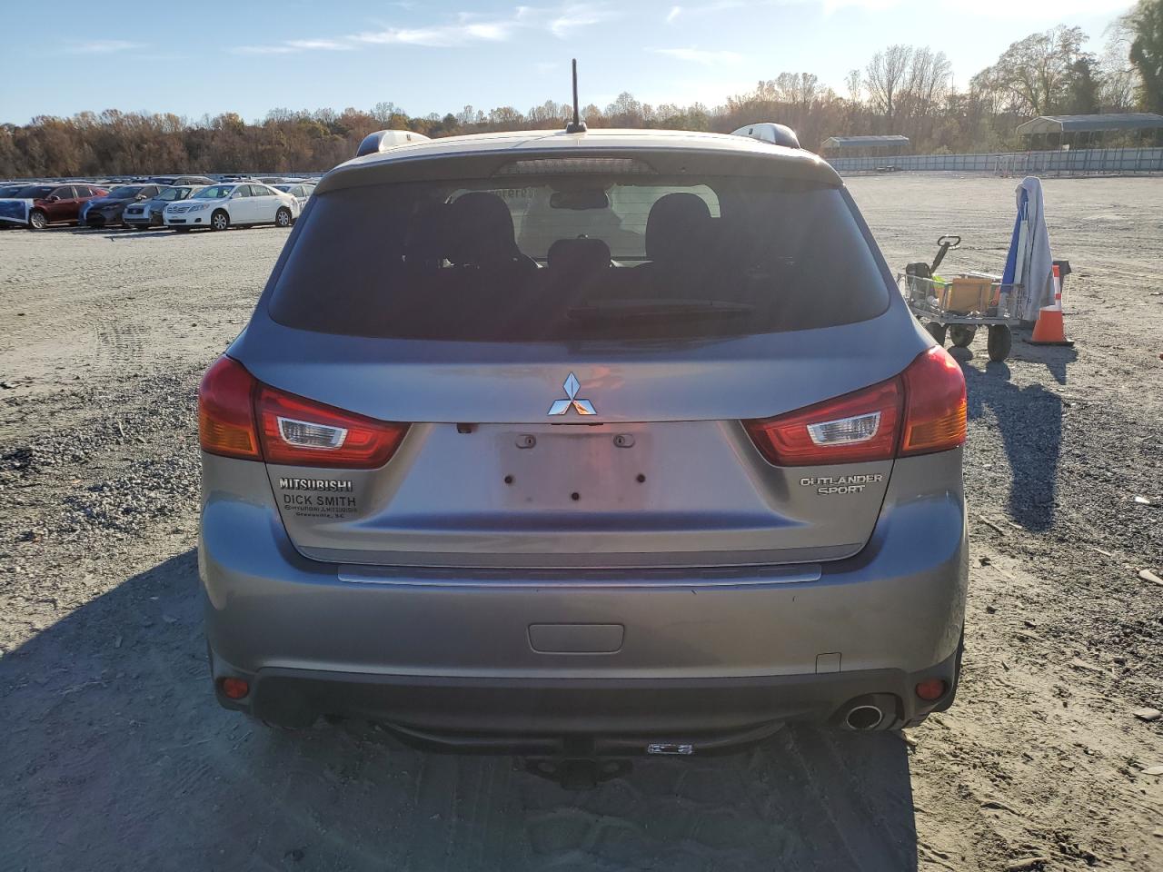 MITSUBISHI OUTLANDER SE