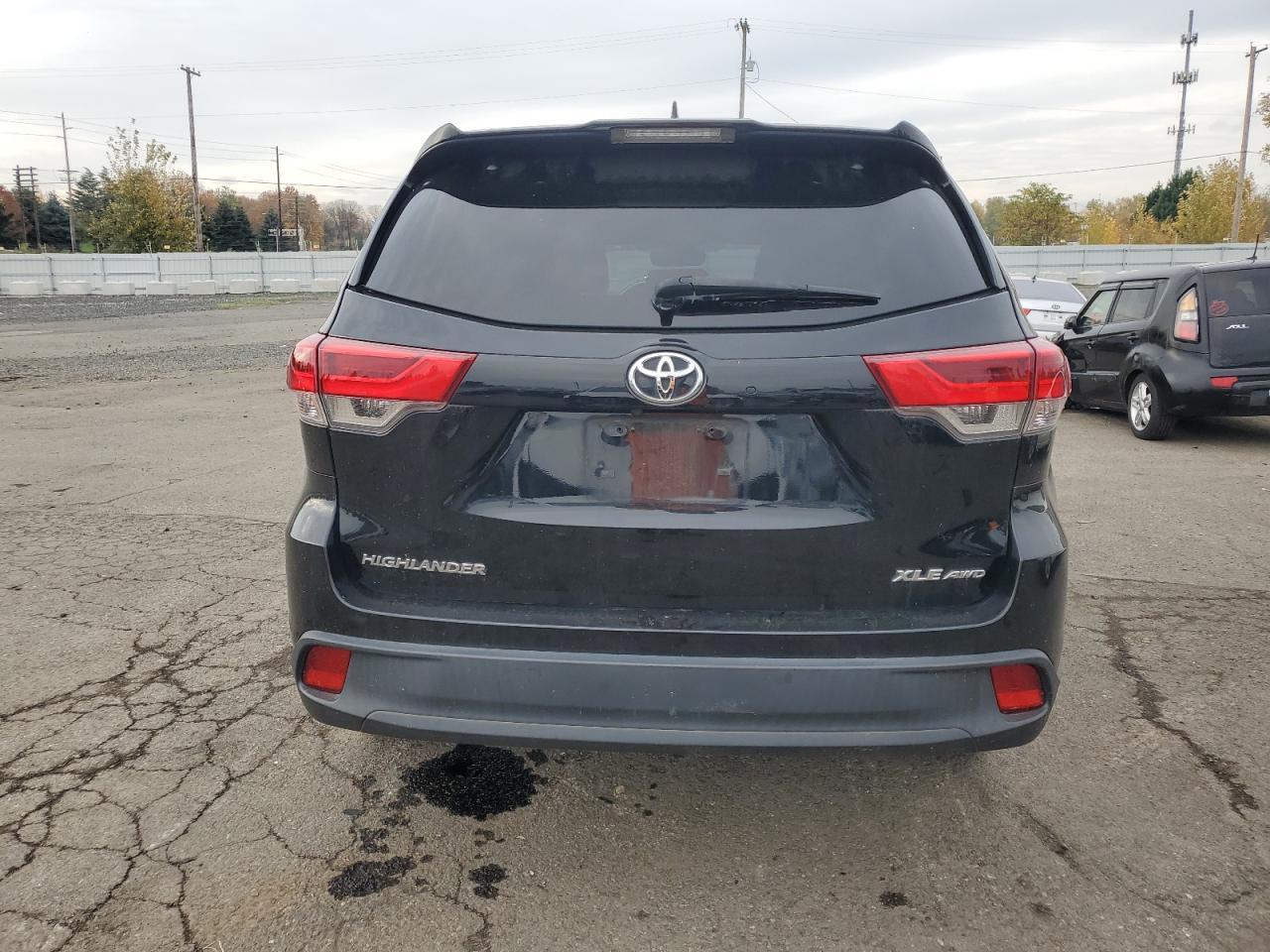 Lot #3302779900 2019 TOYOTA HIGHLANDER