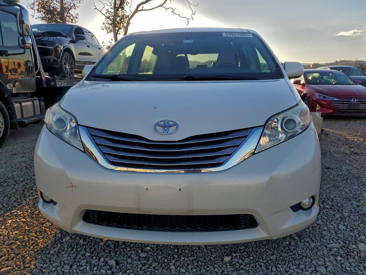 TOYOTA SIENNA XLE