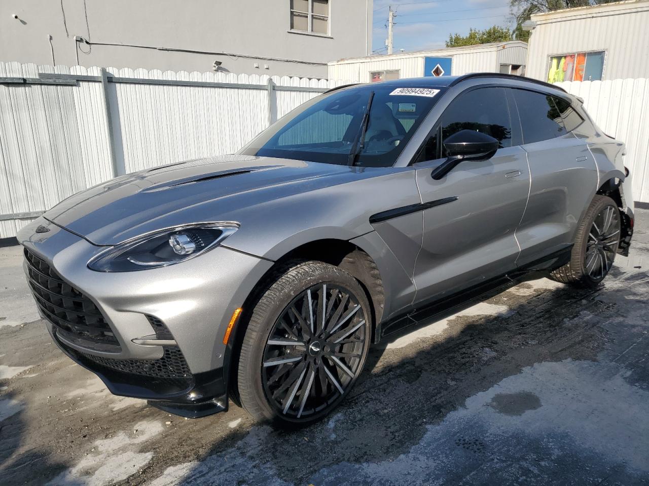 ASTON MARTIN DBX 707