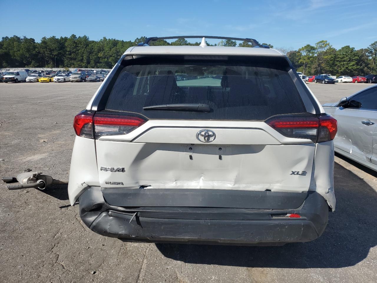 TOYOTA RAV4 XLE PREMIUM