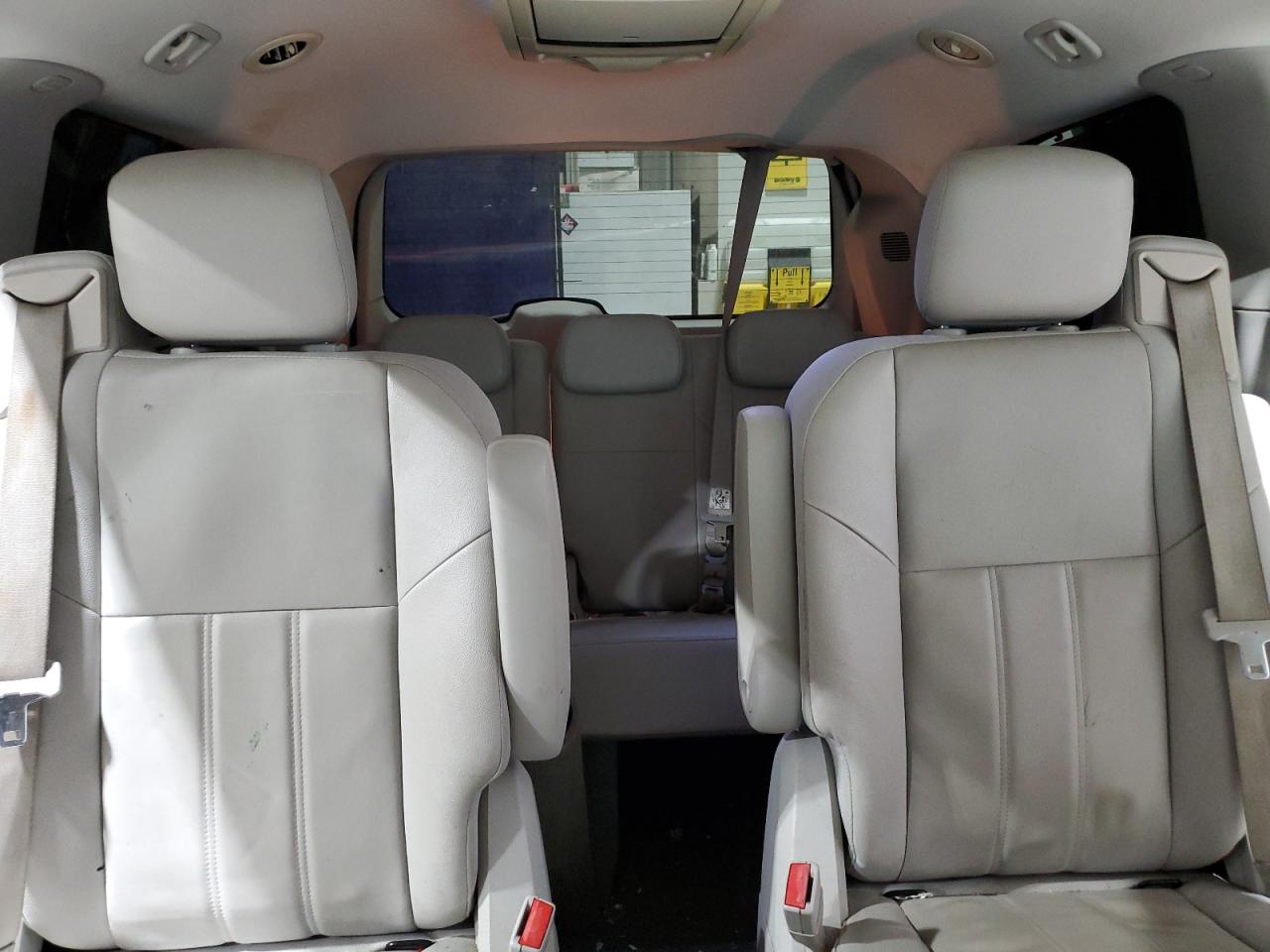 Lot #3296301411 2008 CHRYSLER TOWN & COU