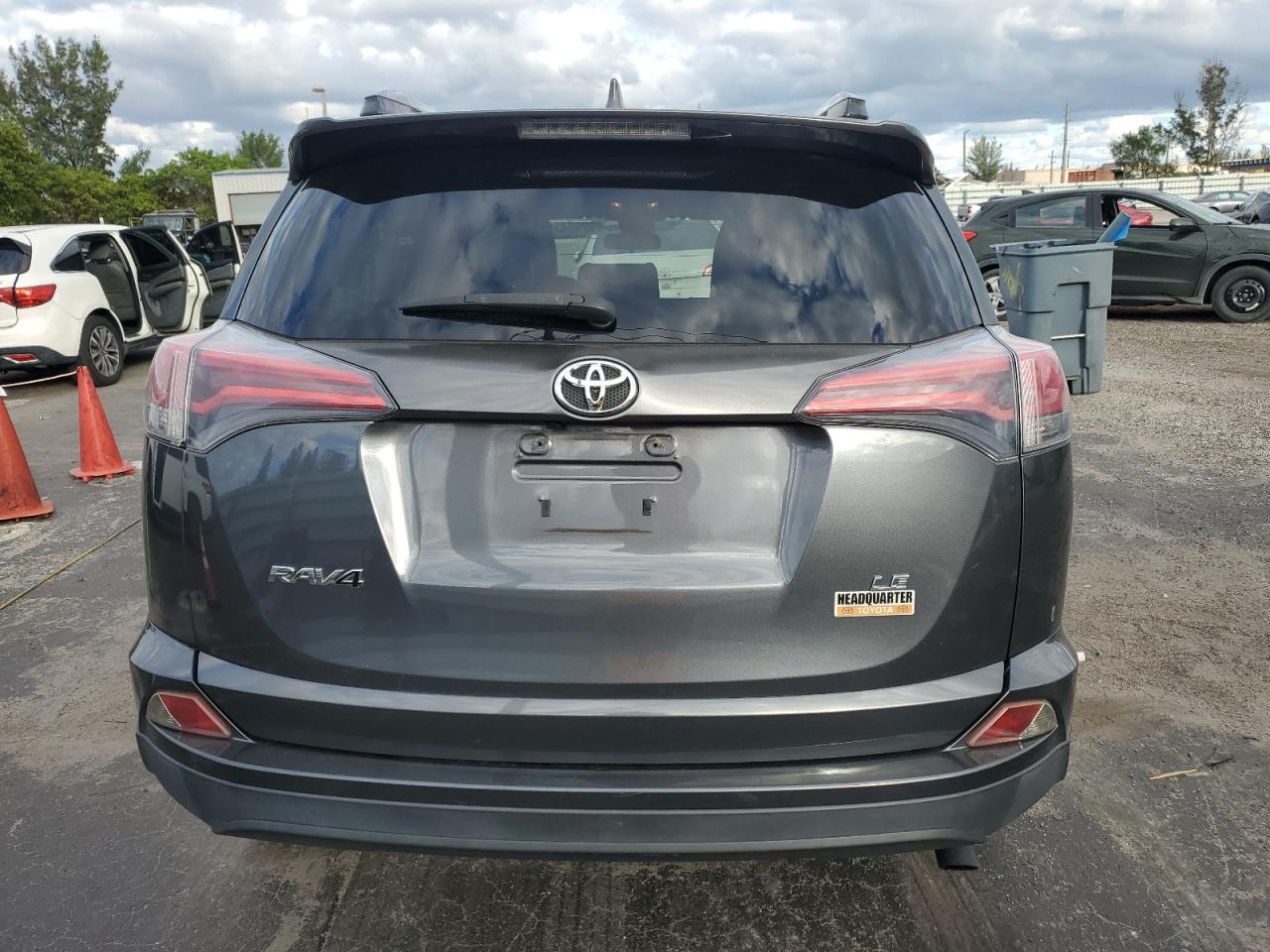 TOYOTA RAV4 LE