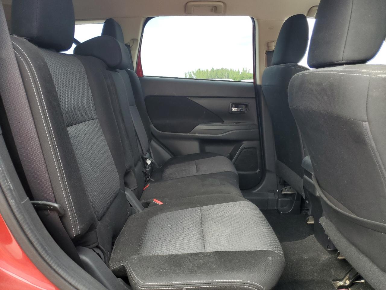 MITSUBISHI OUTLANDER ES