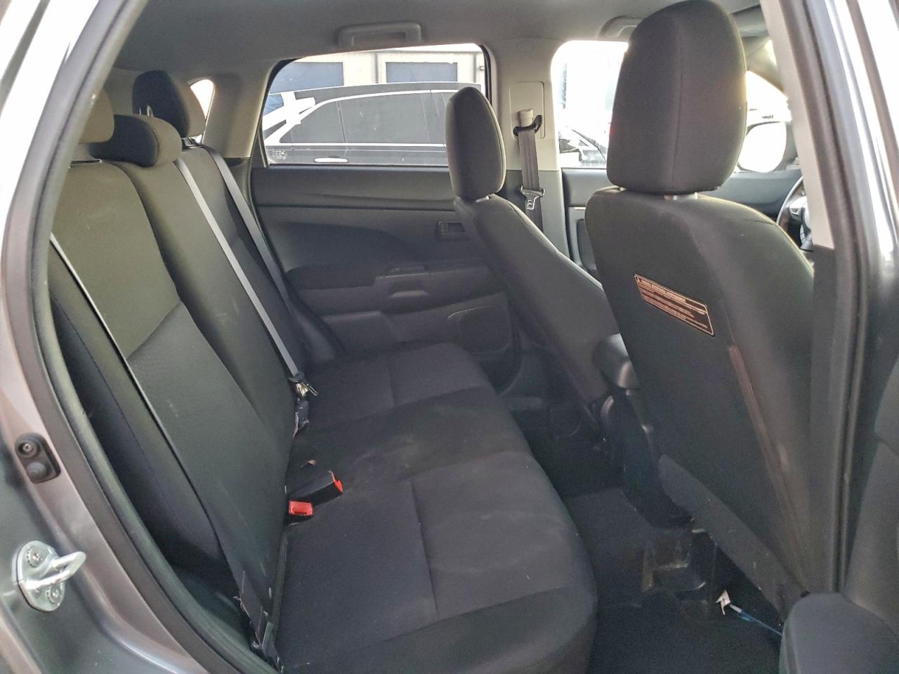 MITSUBISHI OUTLANDER ES