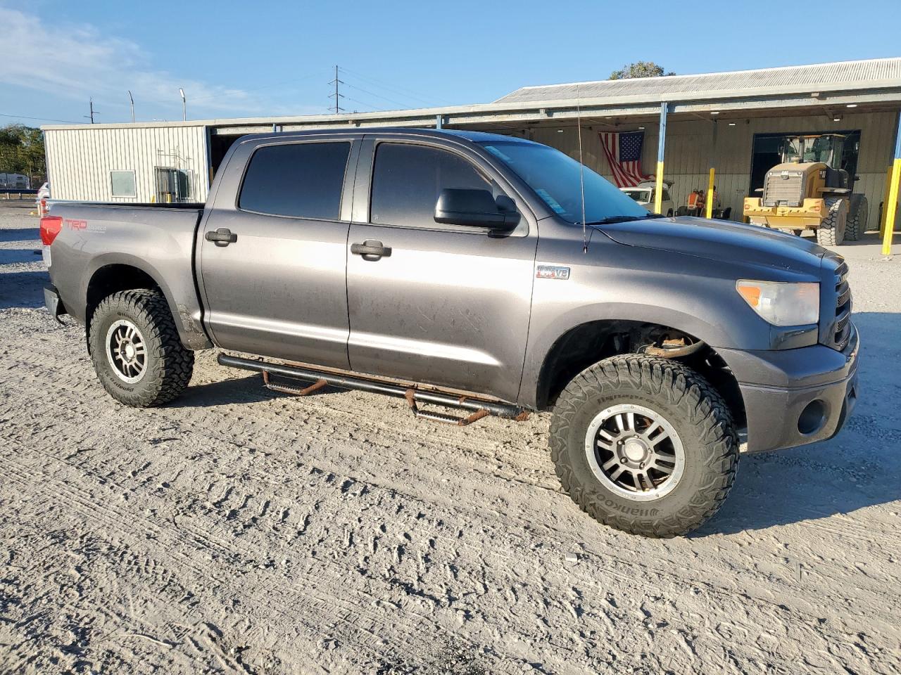 TOYOTA TUNDRA CREWMAX SR5