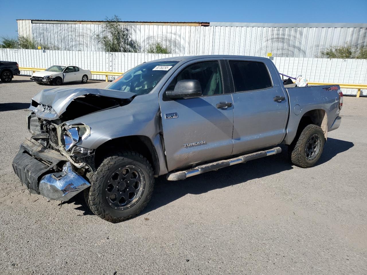 TOYOTA TUNDRA CREWMAX SR5