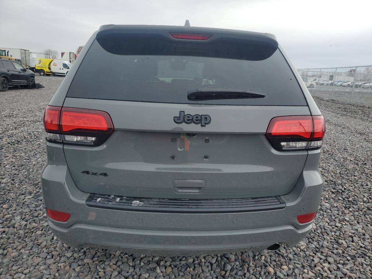JEEP GRAND CHEROKEE LAREDO
