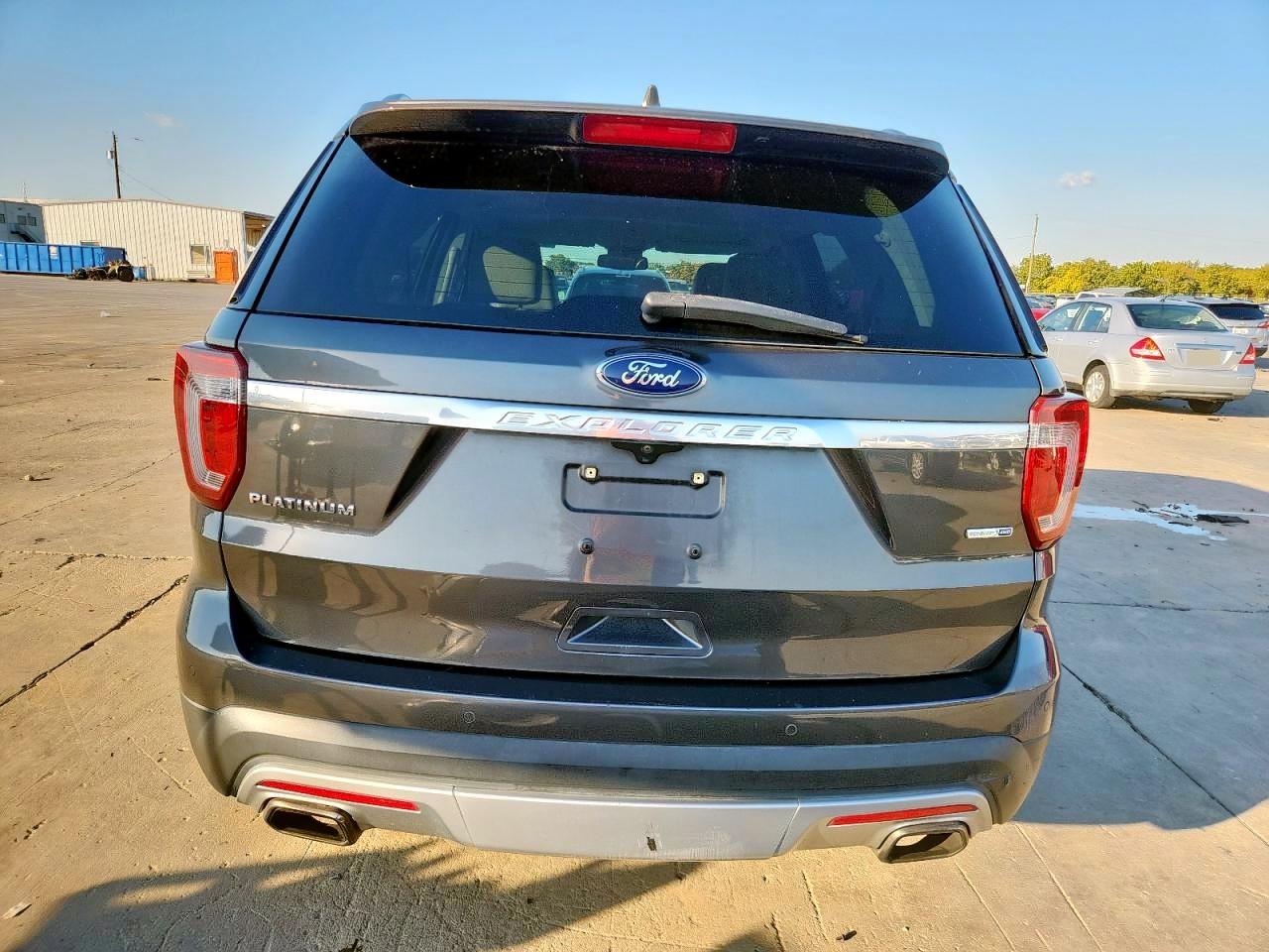 FORD EXPLORER PLATINUM