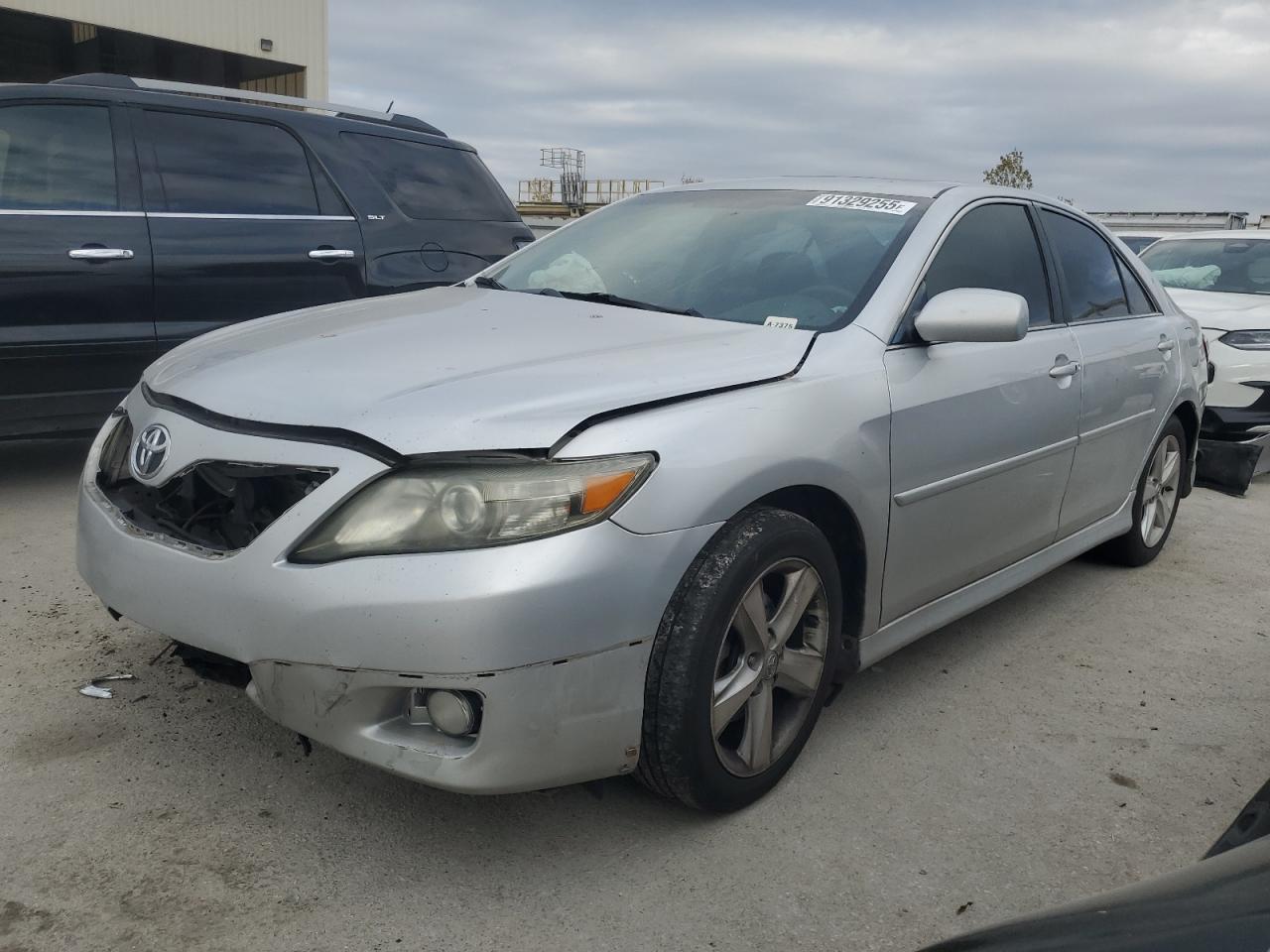 Lot #3303699024 2011 TOYOTA CAMRY SE
