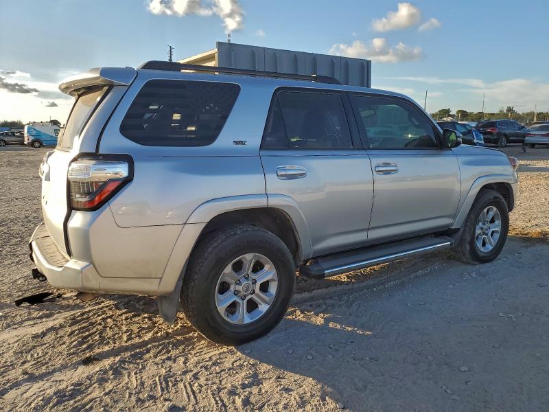 2017 TOYOTA 4RUNNER SR #3302831938