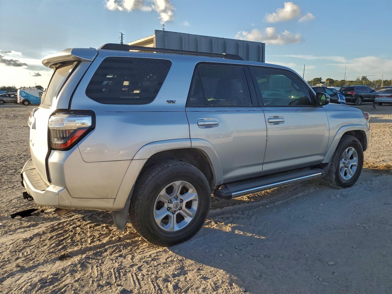 TOYOTA 4RUNNER SR5