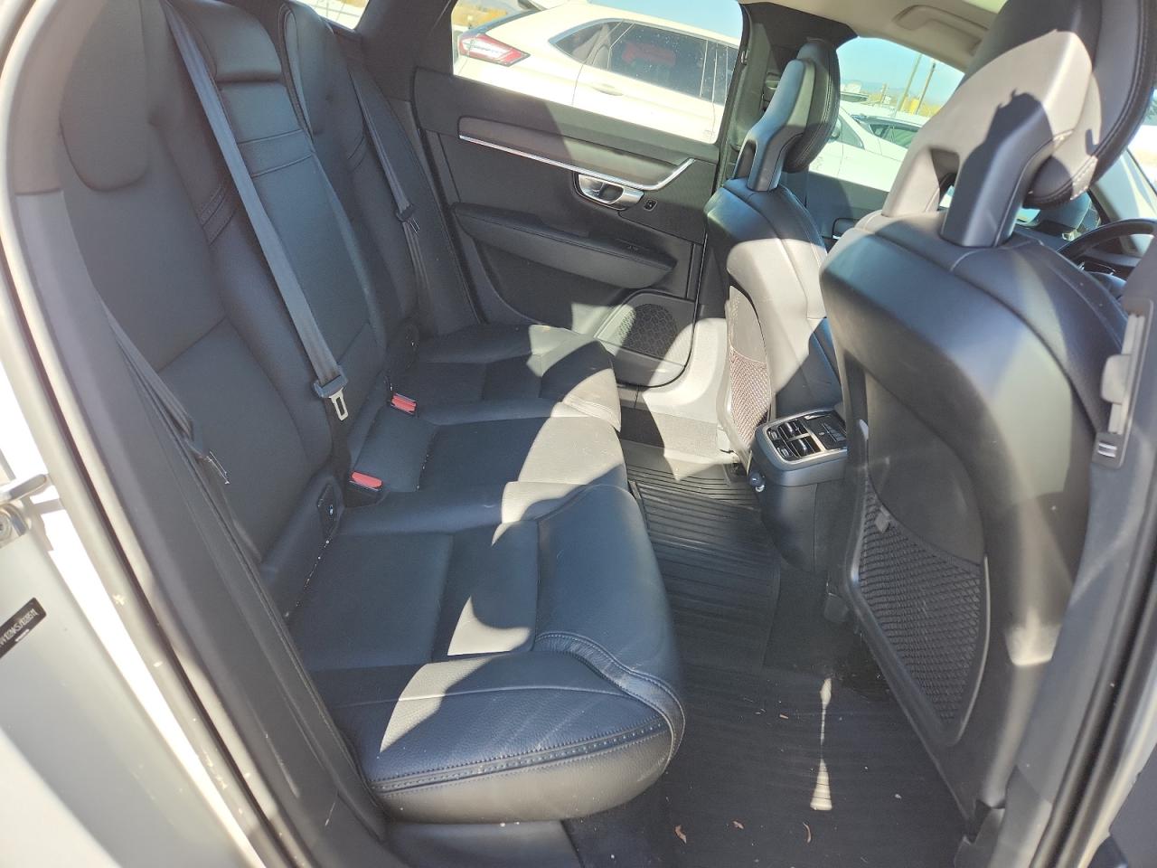 VOLVO V90 T5 MOMENTUM