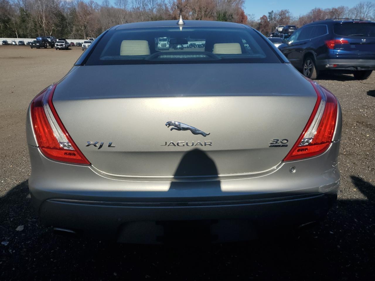 JAGUAR XJ PORTFOLIO