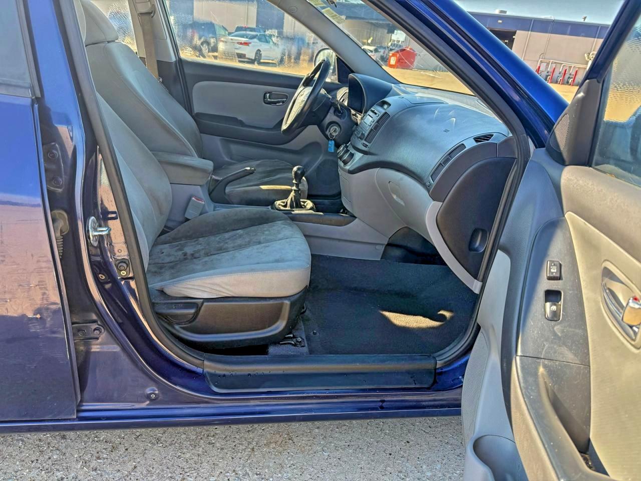 HYUNDAI ELANTRA BLUE