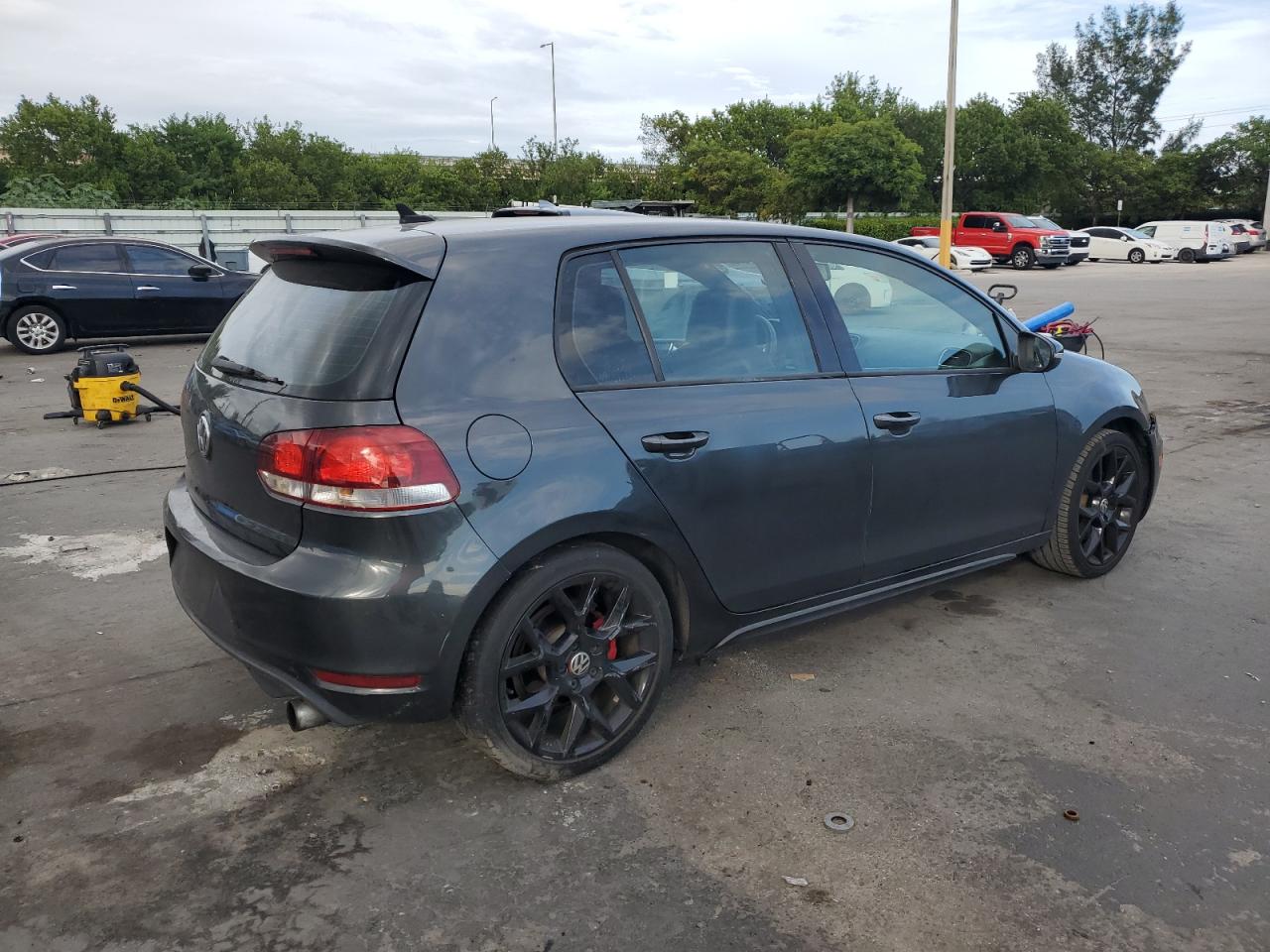 VOLKSWAGEN GOLF GTI