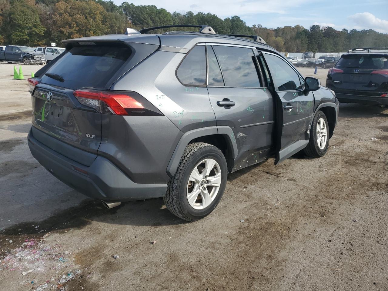 TOYOTA RAV4 XLE