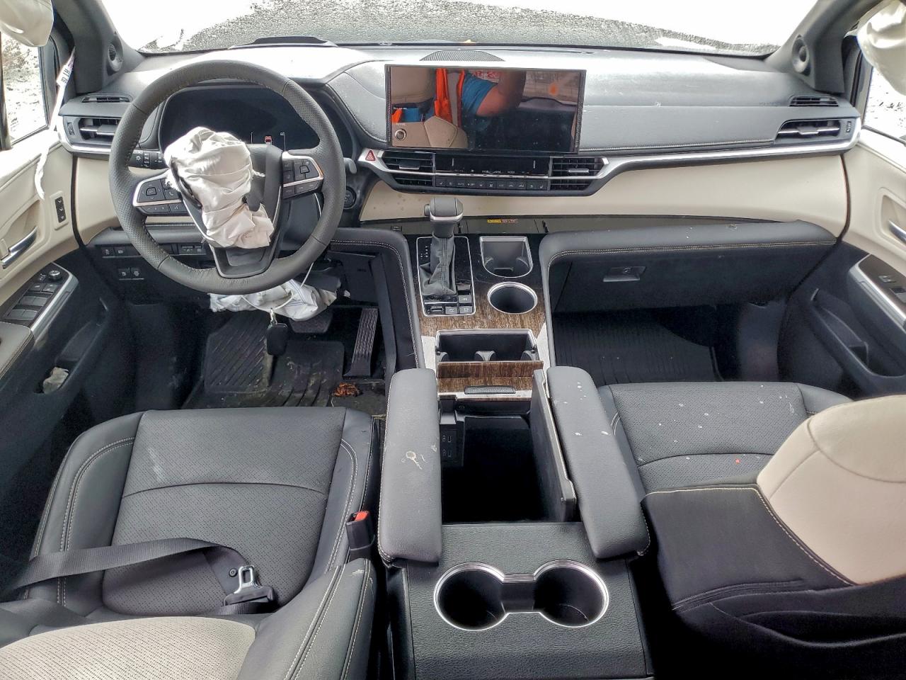 TOYOTA SIENNA LIMITED