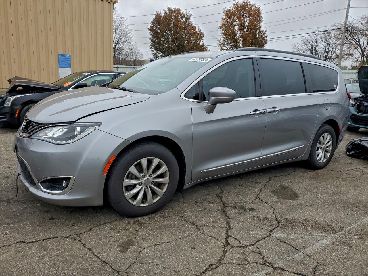 CHRYSLER PACIFICA TOURING L