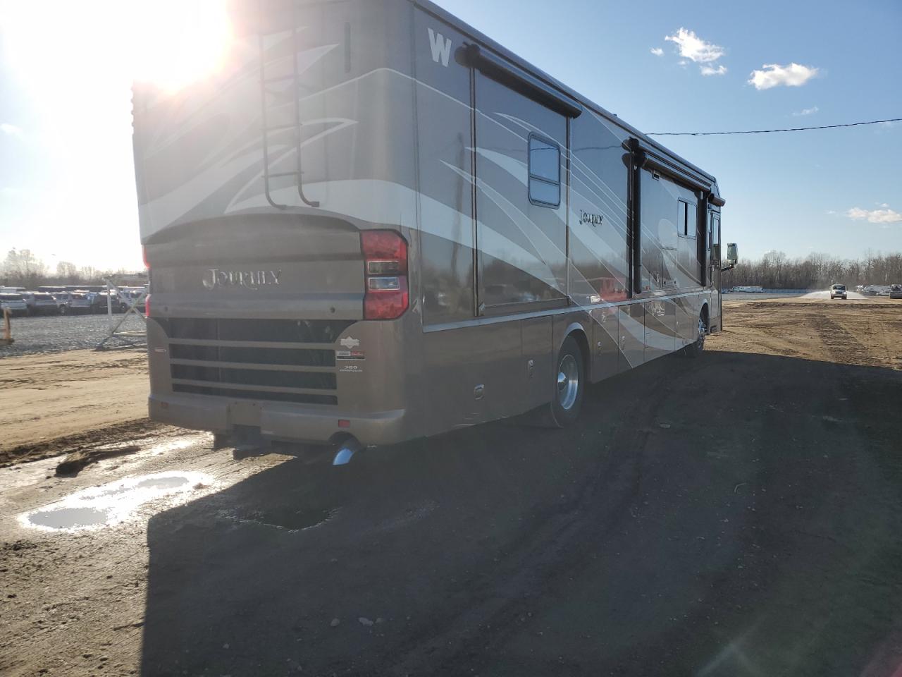 Lot #3287697046 2013 WINNEBAGO WINNEBAGO