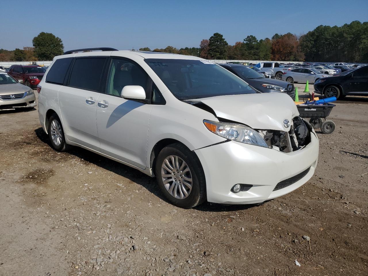 TOYOTA SIENNA XLE