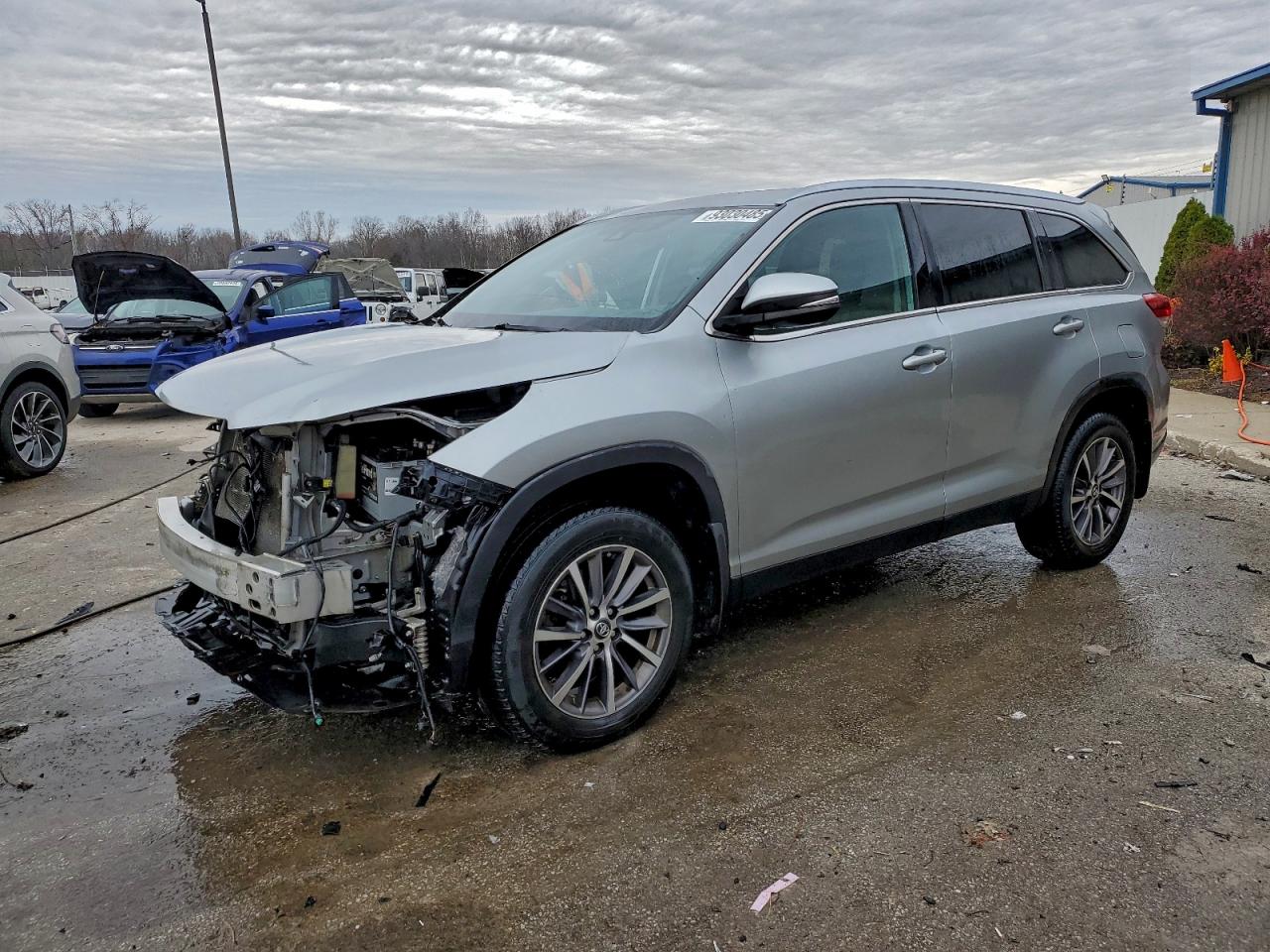 TOYOTA HIGHLANDER SE