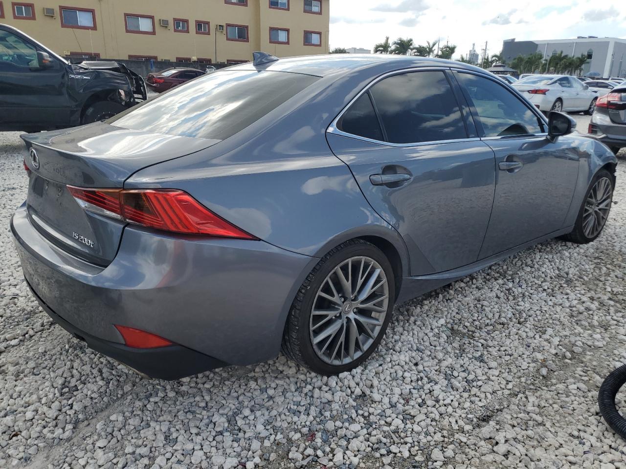 LEXUS IS 200T