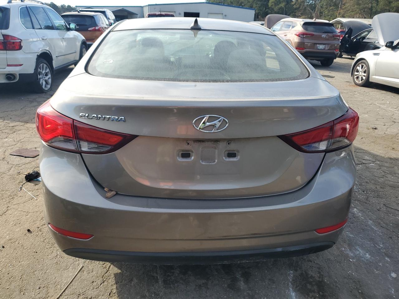 HYUNDAI ELANTRA SE