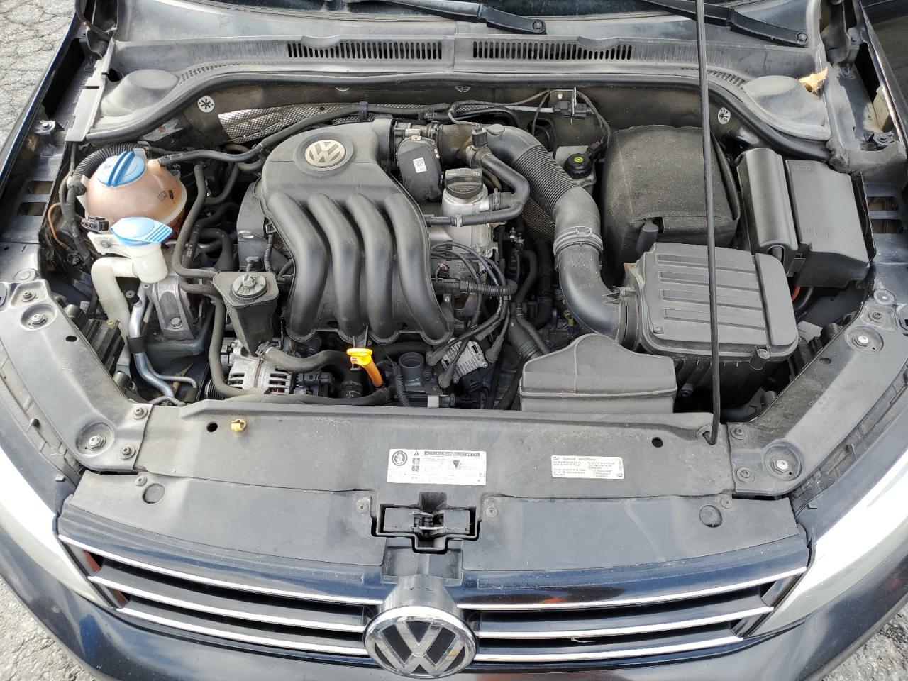 VOLKSWAGEN JETTA BASE
