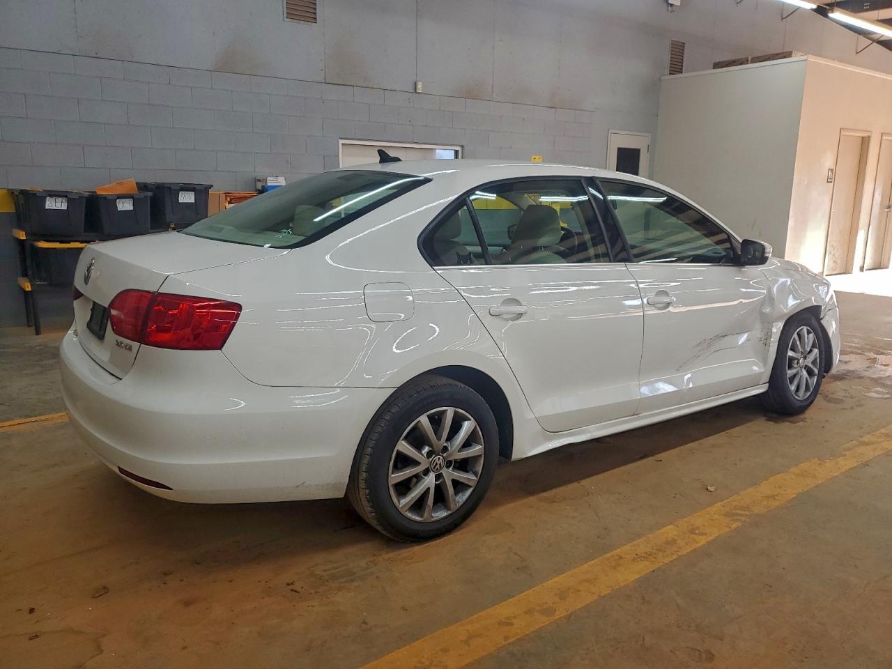 VOLKSWAGEN JETTA SE