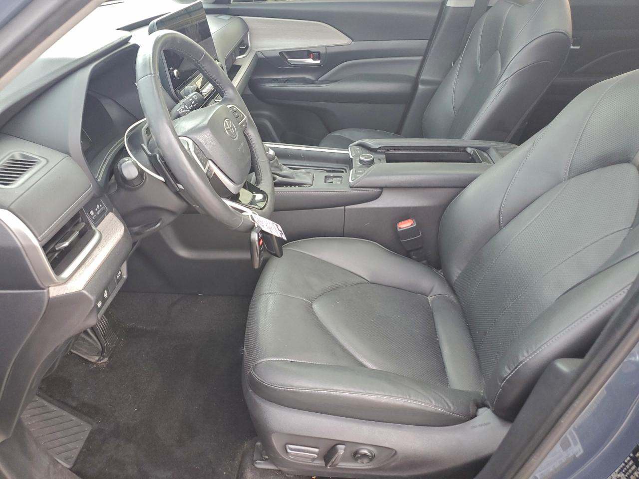 TOYOTA HIGHLANDER XLE