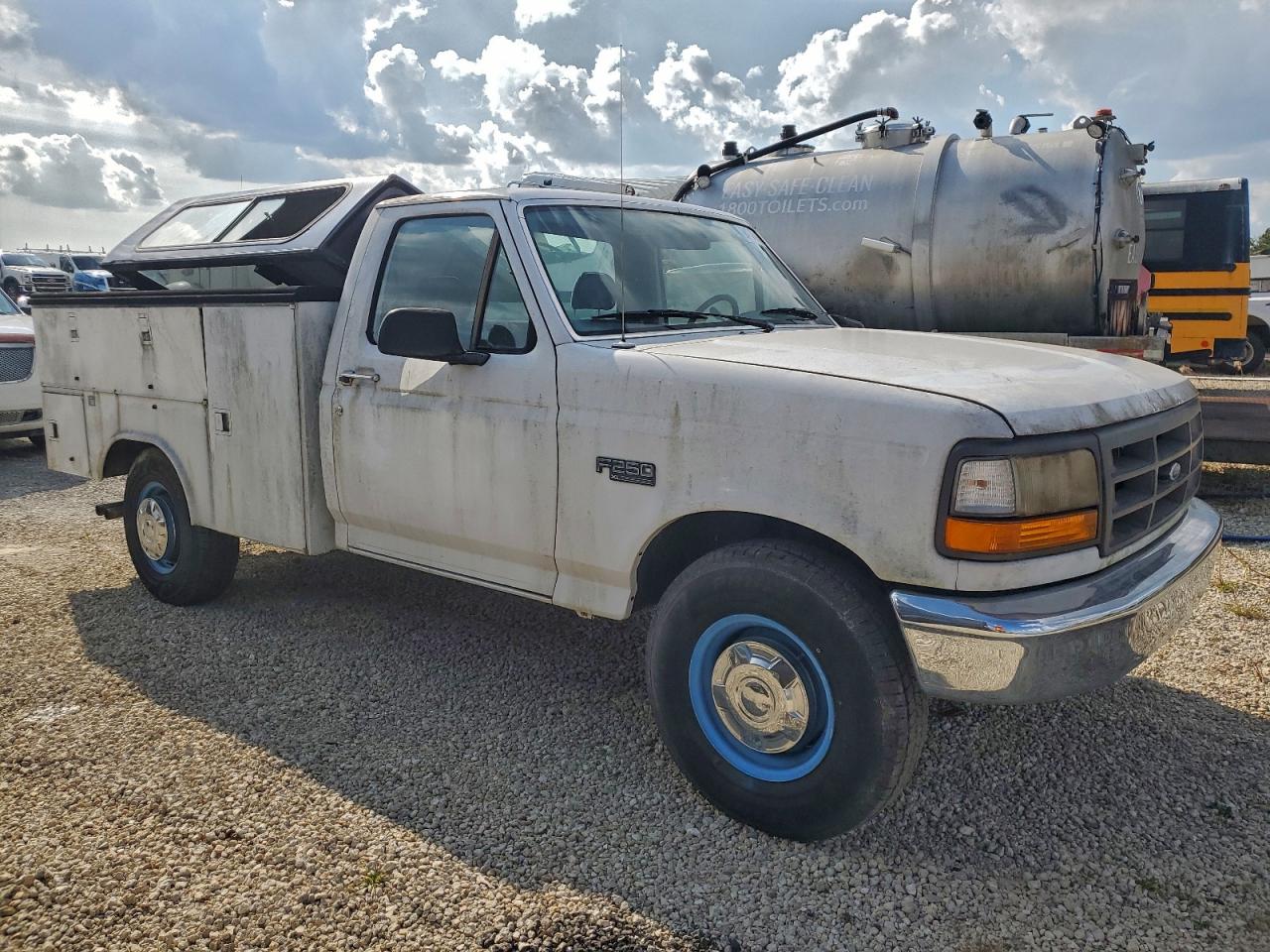 Lot #3304633945 1995 FORD F250