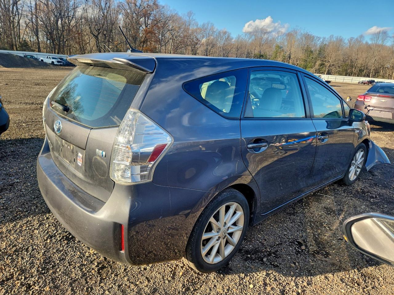 Lot #3309194636 2013 TOYOTA PRIUS V
