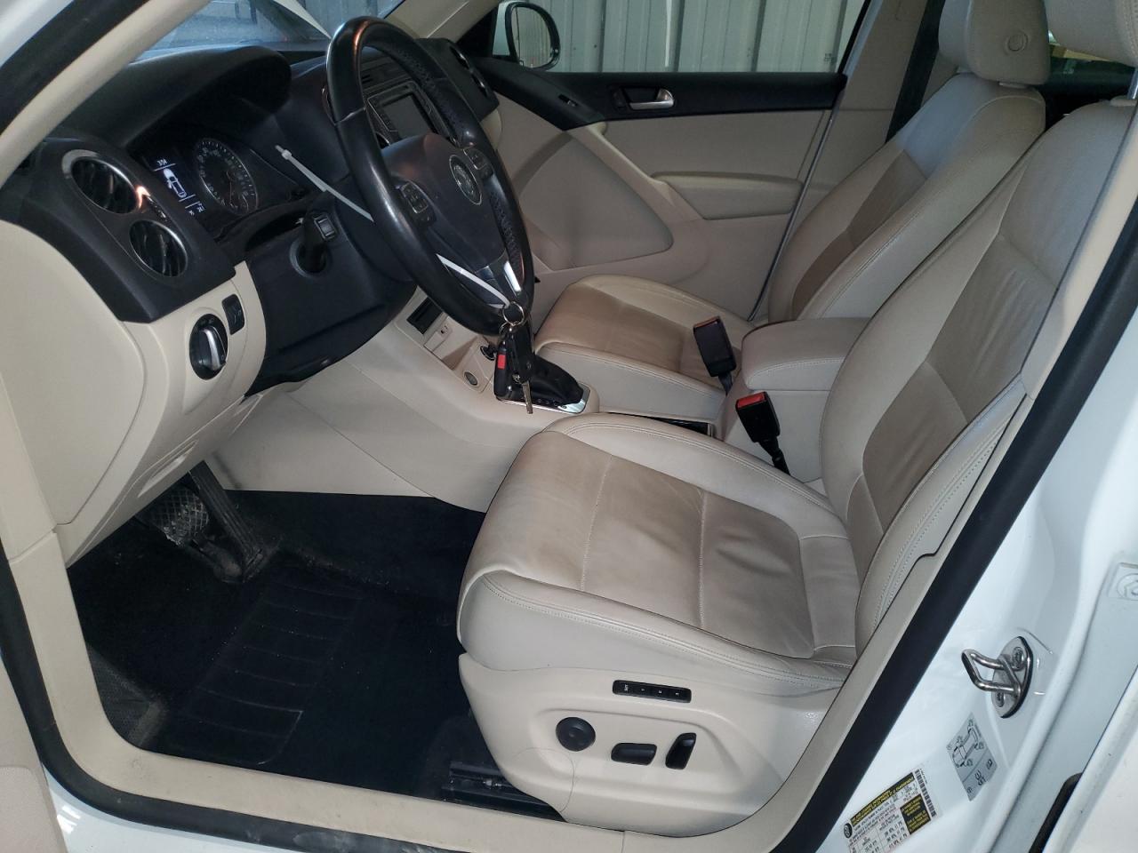 VOLKSWAGEN TIGUAN SEL