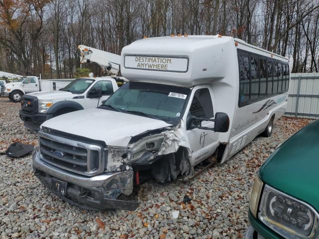 Global Auto Auctions: 2004 FORD F550 SUPER